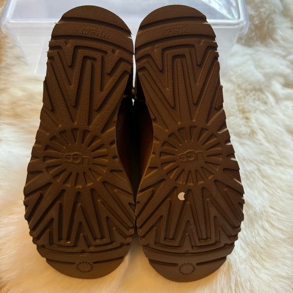 🆕 Ugg Classic Femme Mini - 6 - Picture 7 of 11